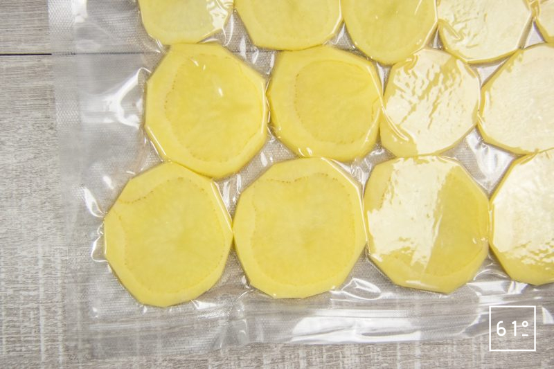 Comment couper des pommes de terre en rondelles et demi-rondelles