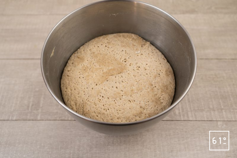 Pain à la farine torréfiée - Laisser fermenter la pâte à pain
