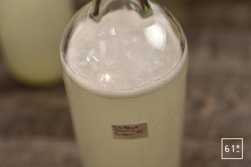 Limonade naturelle de fleurs de sureau - seconde fermentation en bouteilles